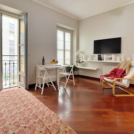 Chic 1Bdr With Shared Terrace Steps From Duomo By Rentopolis Milán Exteriér fotografie
