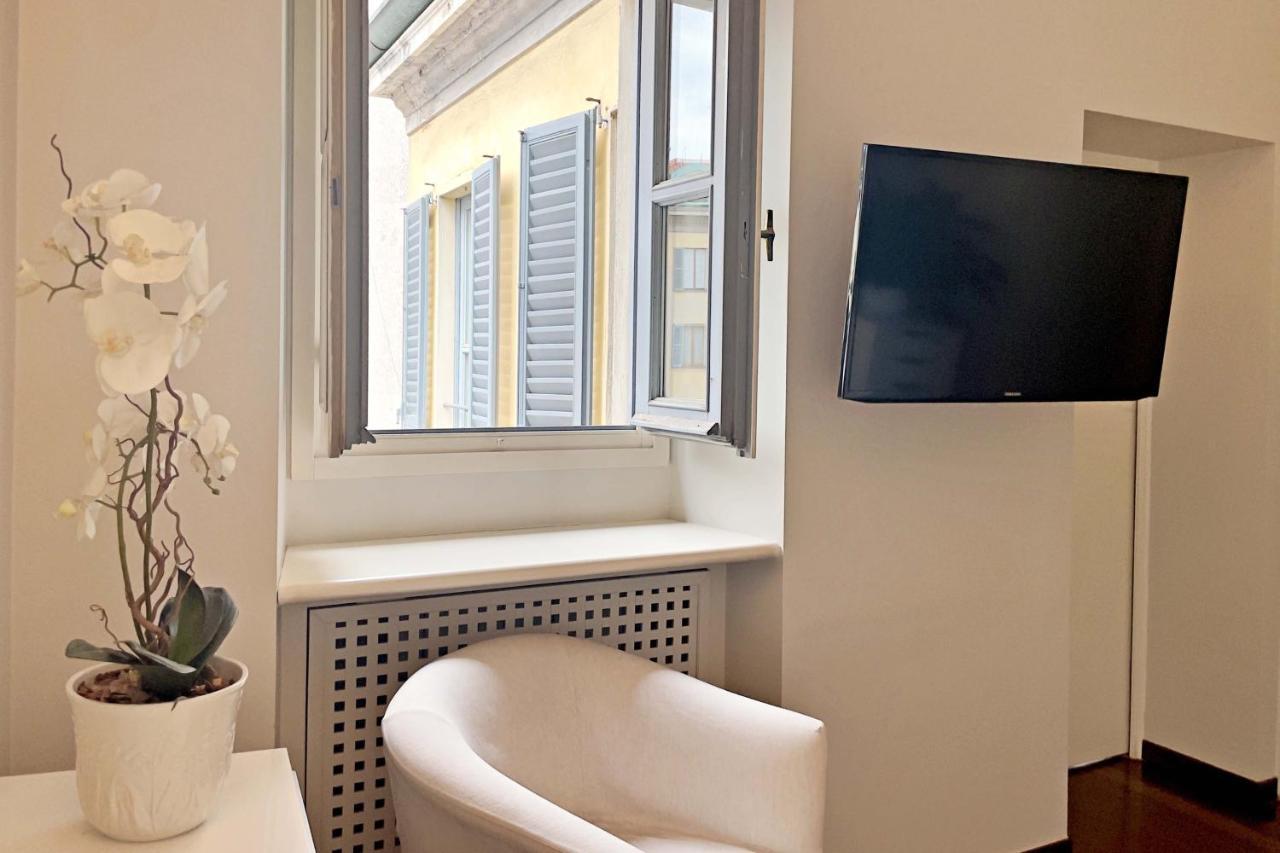 Chic 1Bdr With Shared Terrace Steps From Duomo By Rentopolis Milán Exteriér fotografie